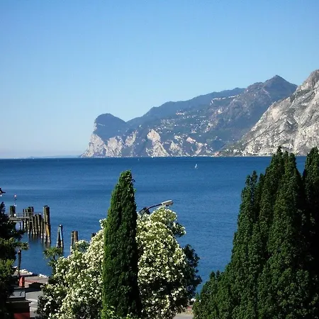Fronte Torbole Sul Garda